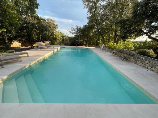 Terrasse plage de piscine pierre Bilbeau